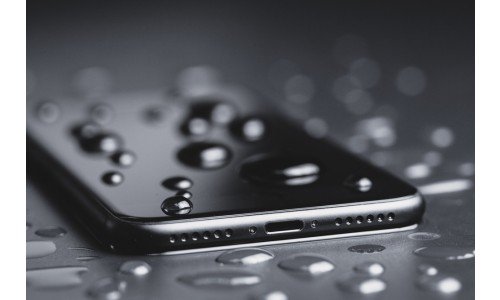 The Biggest Indicators That Your iPhone Has Water Damage
