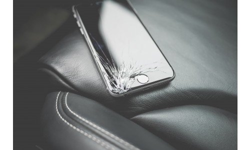 How to Safely Dispose of a Broken Phone (A Guide)