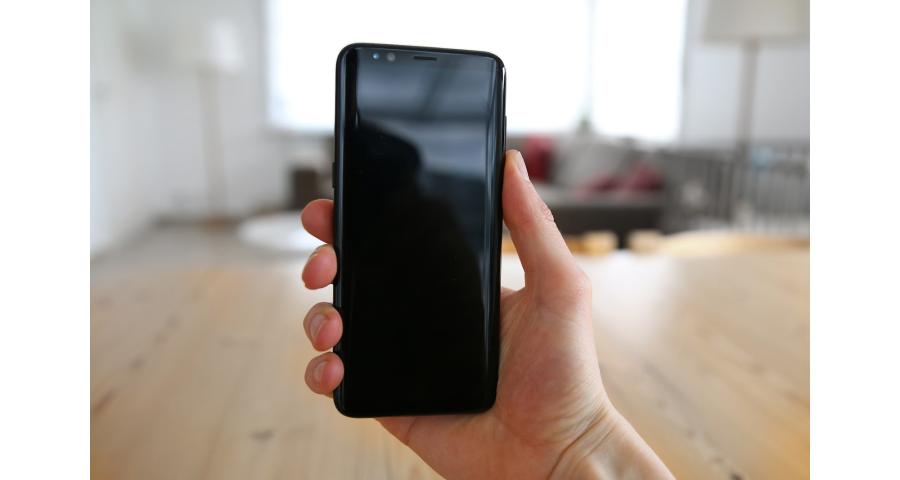 White Bars and Other Signs of iPhone Damage: What to Do