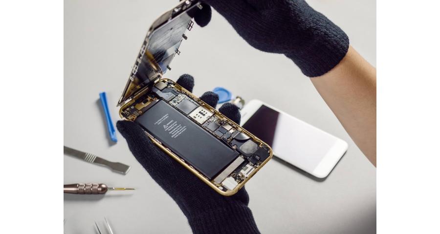 Phone Battery Replacement: How Much Will It Help?
