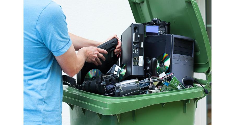 How to Properly Recycle Your Old Phone