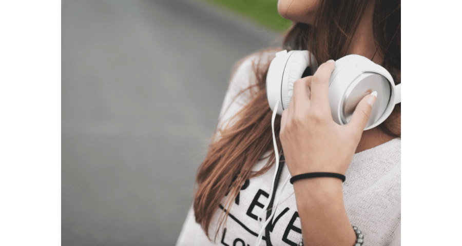 How to Listen to Music on the iPhone 7, Your 4 Options