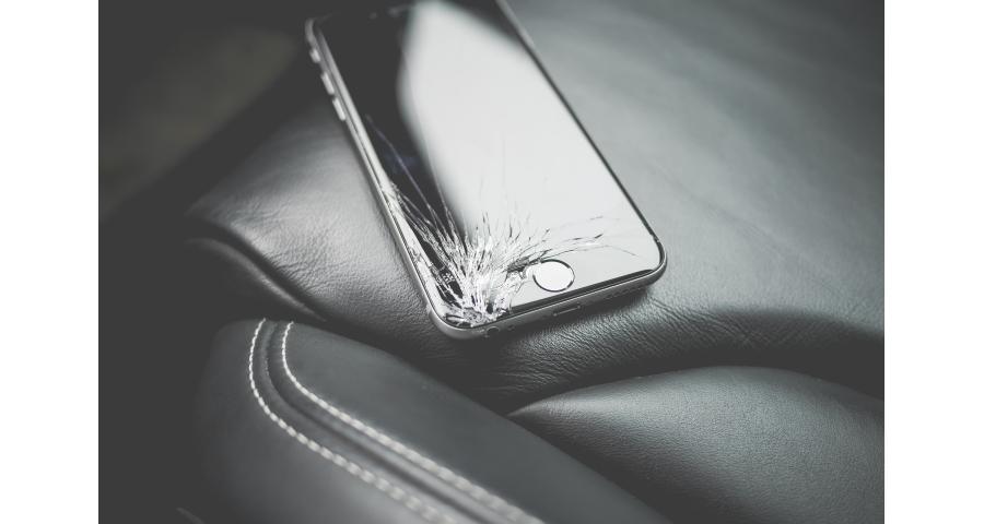 How to Safely Dispose of a Broken Phone (A Guide)